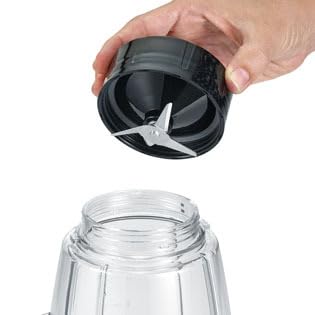 SEVERIN Standmixer mit 1,5 L Mixbehälter aus Tritan, Mixer mit 2 Stufen und Pulse-Funktion, leistungsstarker Küchenmixer mit Edelstahlmesser, 600 W, Schwarz, SM 3707