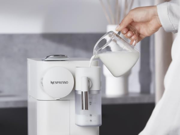 Nespresso De'Longhi Lattissima One EN510.W Kaffeekapselmaschine mit automatischem Milchsystem, 3 Direktwahltasten, 1 L Wassertank, 19 bar Pumpendruck, nur 25 Sek. Aufheizzeit, Auto-Abschaltung, weiß