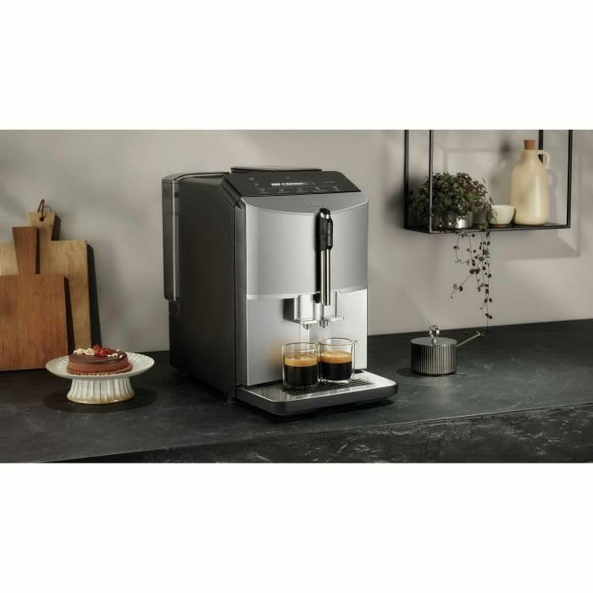 SIEMENS Kaffeevollautomat EQ300 TF303E07, für viele Kaffeespezialitäten, Milchaufschäumer, Keramikmahlwerk, OneTouch-Funktion, 1300 W, Inox silver metallic