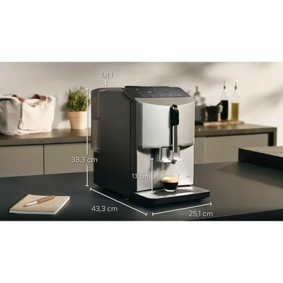 SIEMENS Kaffeevollautomat EQ300 TF303E07, für viele Kaffeespezialitäten, Milchaufschäumer, Keramikmahlwerk, OneTouch-Funktion, 1300 W, Inox silver metallic