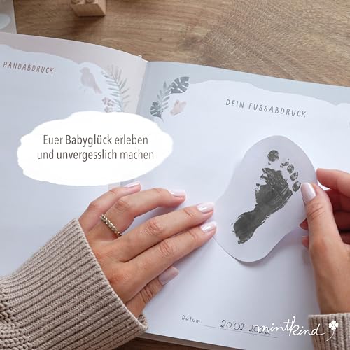 mintkind® Babyalbum "Mein erstes Lebensjahr" Wald + Sticker Set | Baby Fotoalbum zum Selbstgestalten | Baby Geschenk für Mädchen und Junge | Babybuch zum Eintragen | Baby-Tagebuch ab 0 Monate