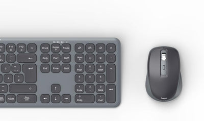 Hama Tastatur-Maus-Set kabellos WKM-550 (Multi-Device 2,4GHz via USB-Empfänger + 2X Bluetooth für PC, Laptop, Tablet, 10 m Reichweite, deutsches QWERTZ-Layout, leise, batteriebetrieben) schwarz