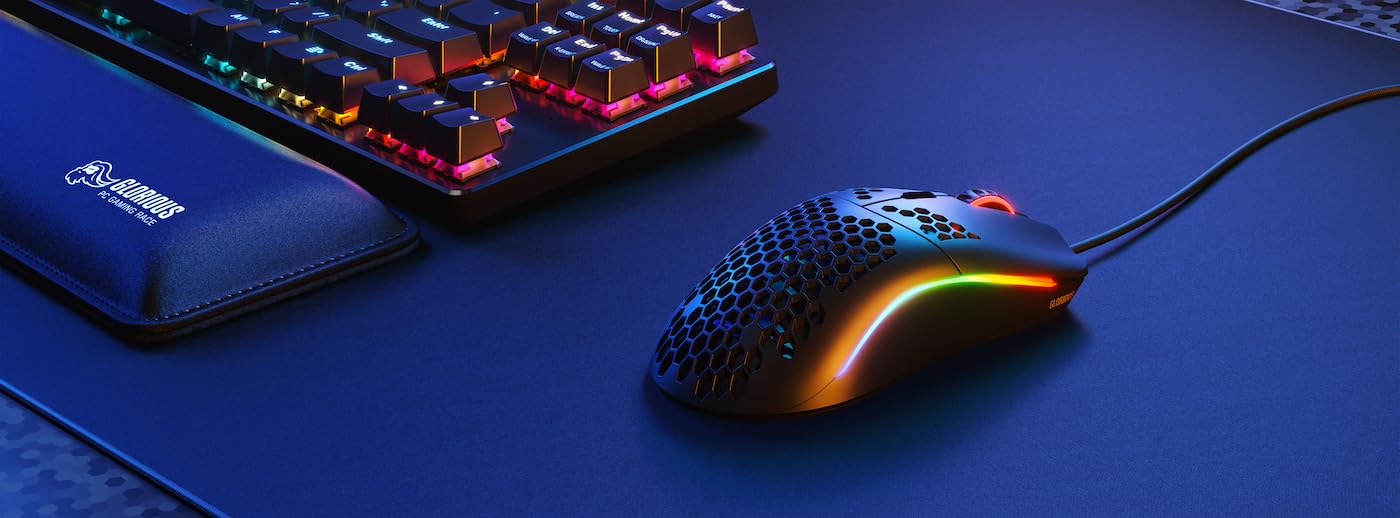 Glorious Gaming Model O- (Minus) Compact Wired Gaming Mouse – Im superleichten Wabendesign mit 58 g, RGB-Beleuchtung, Pixart 3360 Sensor, Omron-Schalter, beidhändig – Mattschwarz