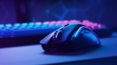 Glorious Gaming Model D Wireless Gaming Mouse – Superleichte 69 g, verzögerungsfreier 2,4-GHz-Funk, bis zu 71 Stunden Akku, RGB-Beleuchtung, BAMF-Sensor, ergonomisch, 6 Tasten – Mattschwarz