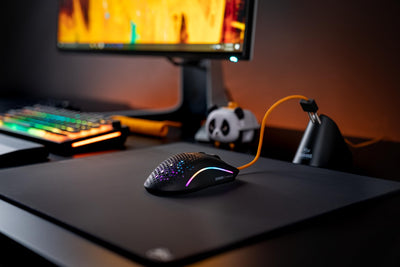 Glorious Gaming Model O 2 Wired Gaming Mouse – ultraleichte 59 g, FPS, 26.000 DPI, Motion-Sync, auf 80 Mio. Klicks ausgelegte Schalter, 6 programmierbare Tasten, beidhändig, RGB, PTFE-Füße – Schwarz