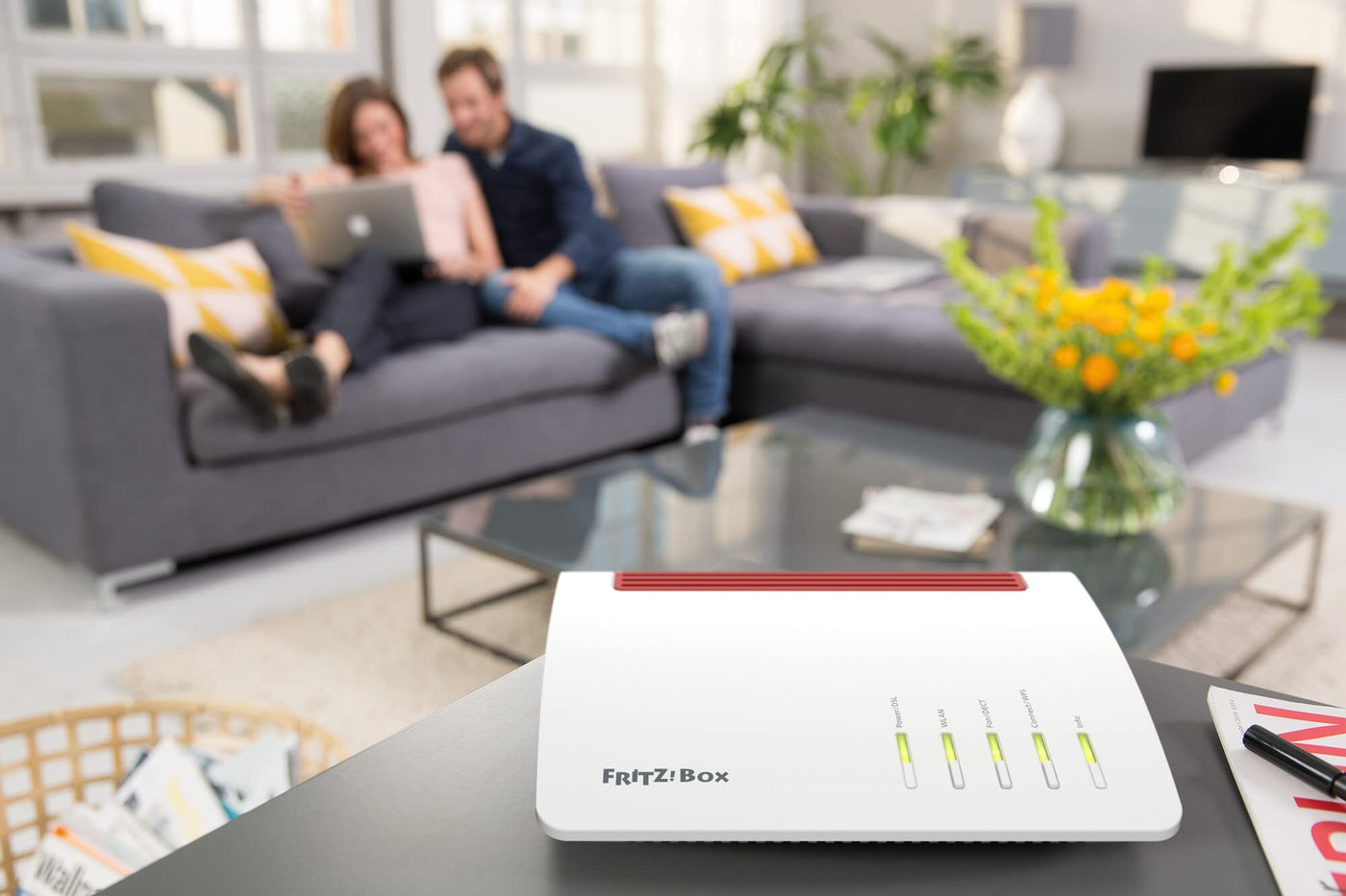 AVM FRITZ!Box 7590 WLAN AC+N Router (DSL/VDSL,1.733 MBit/s (5GHz) & 800 MBit/s (2,4 GHz), bis zu 300 MBit/s mit VDSL-Supervectoring 35b, WLAN Mesh, DECT-Basis, Media Server, geeignet für Deutschland)