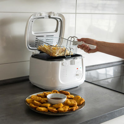 Clatronic® Fritteuse mit 2,5L Kapazität | Friteuse mit Fett | Friteuse Öl mit Geruchs- und Fettdunstfilter & Antihaft-Ölbehälter | Stufenlos regelbarer Thermostat | Fritteuse mit Öl - FR 3771