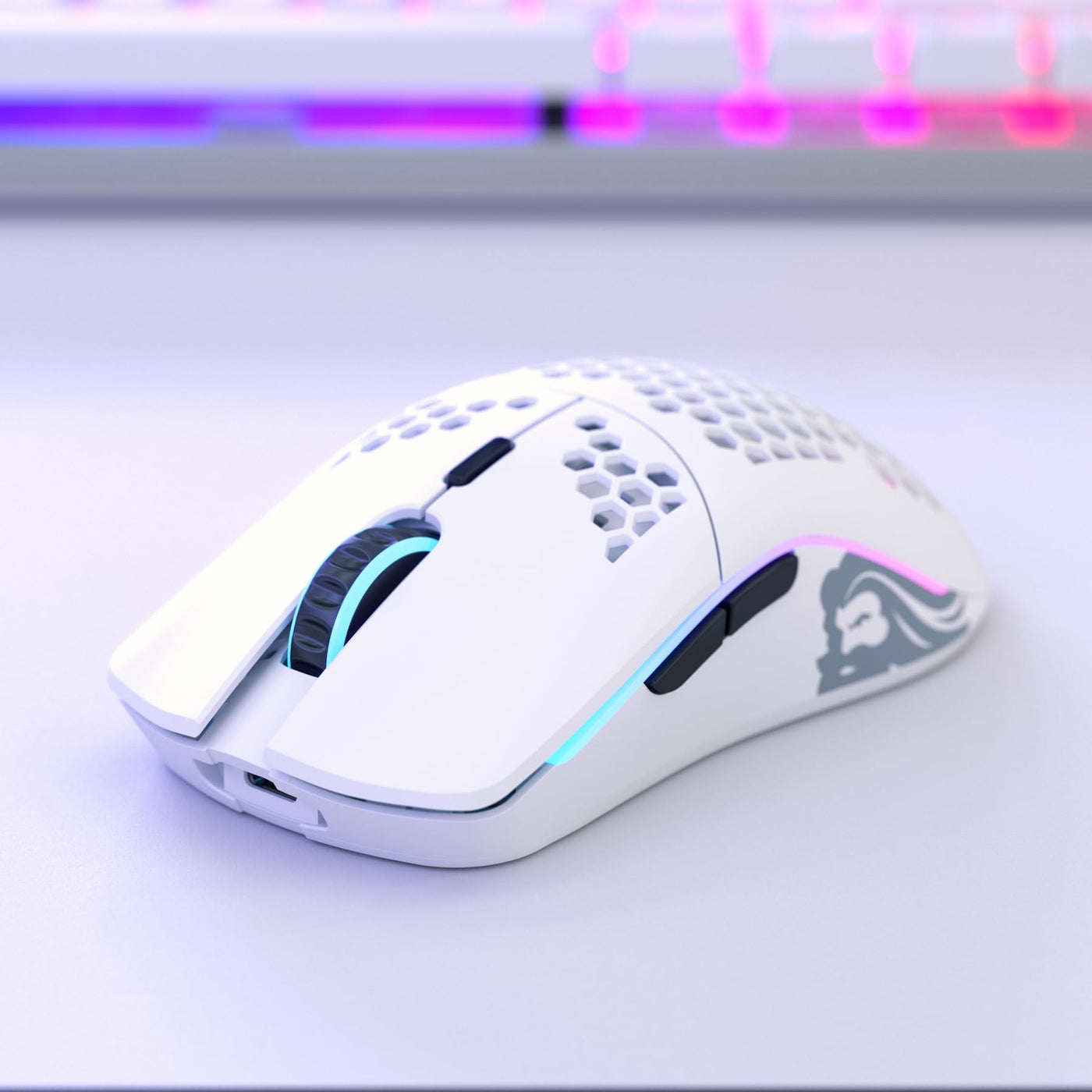 Glorious Gaming Model O Wireless Gaming Mouse – Superleichte 69 g, Wabendesign, RGB-Beleuchtung, beidhändig, verzögerungsfreier 2,4-GHz-Funk, bis zu 71 Stunden Akku – Mattweiß