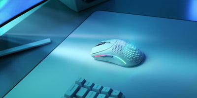 Glorious Gaming Model O 2 Wireless Gaming Mouse – 2,4 GHz & Bluetooth hybrid, superleichte 68 g, lange Akkulaufzeit, 26 k BAMF 2.0 Sensor, RGB-Beleuchtung, beidhändig, 6 Tasten, PTFE-Füße – Weiß