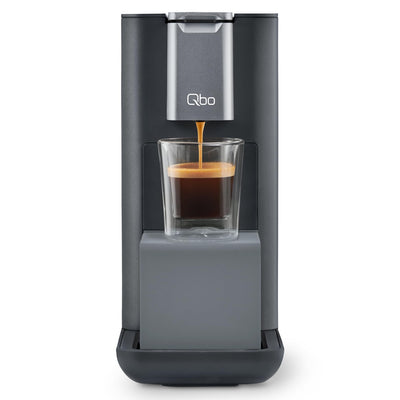 Tchibo Qbo ESSENTIAL Premium Kapselmaschine inkl. 24 recyclebare Qbo Kapseln für Espresso, Caffè und Caffè Grande, kompaktes, innovatives Design, Dark Stone