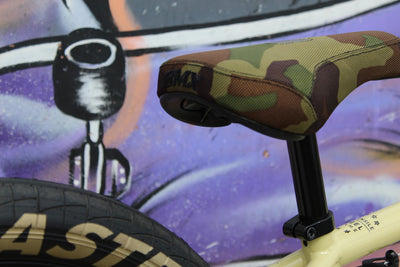 Eastern Bikes Cobra 20-Zoll BMX Fahrrad, leichtes Freestyle-Fahrrad (eige und Camouflage)