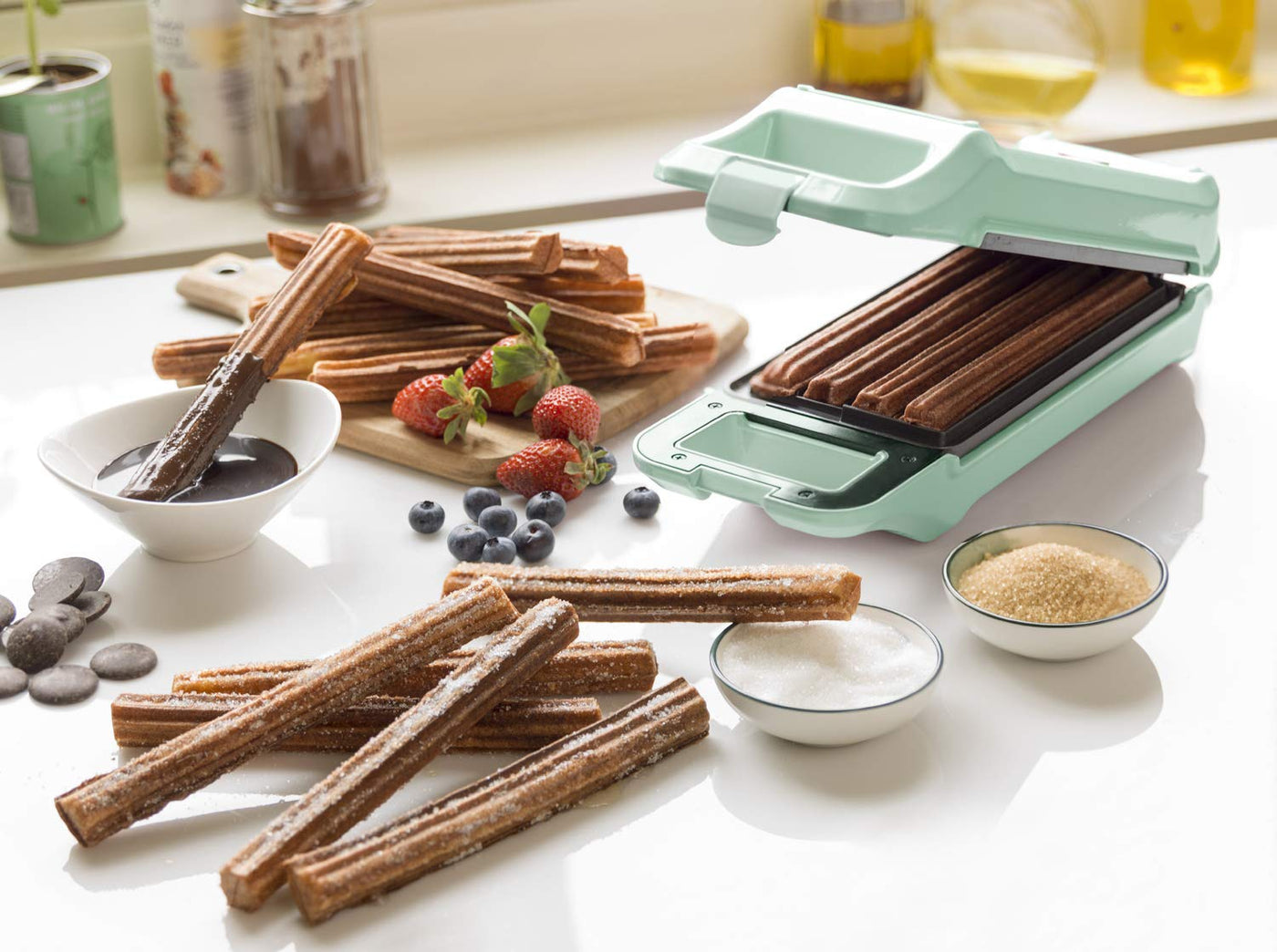 Bestron Churros Maker, gaufrier pour jusqu'à 4 churros, design rétro, 700 watts, Sweet Dreams, Menthe