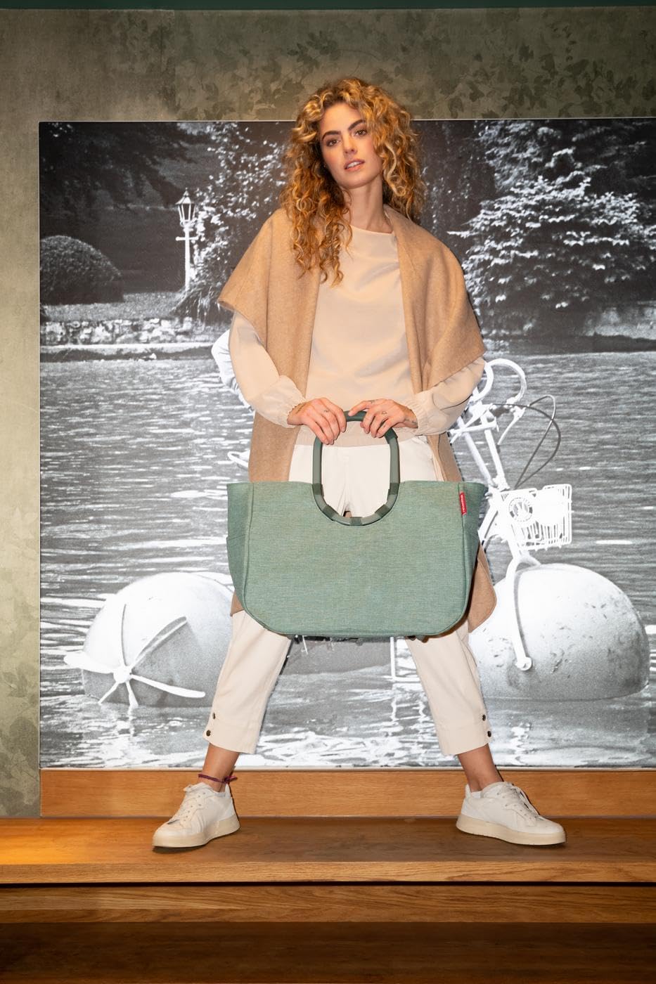 reisenthel loopshopper L frame twist sage – Stabile Tasche mit praktischen Fächern aus recycelten PET-Flaschen – Charmantes und wasserabweisendes Design