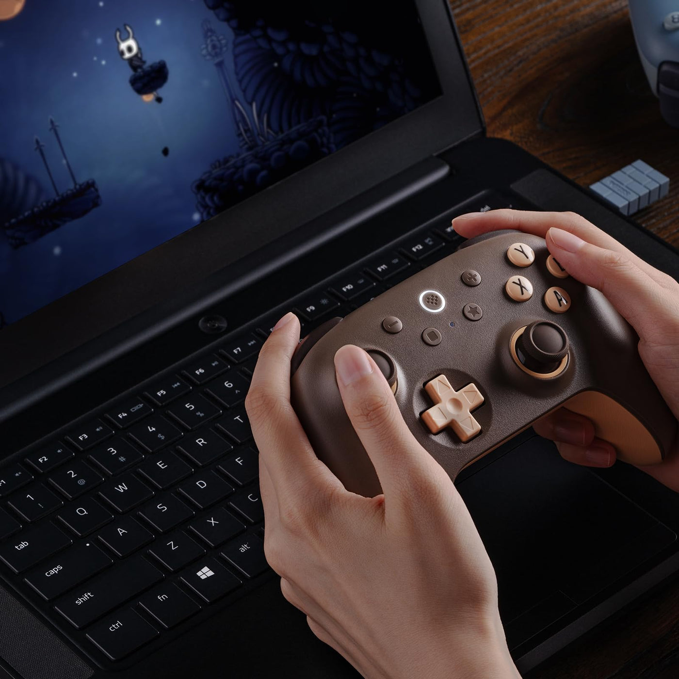 8bitdo Ultimate 2C Wireless Controller für Windows-PC und Android, mit 1000 Hz Abfragerate, Hall-Effekt-Joysticks und Hall-Triggern und Neu Belegbaren L4/R4-Stoßfängern, Turbofunktion (Brownie)