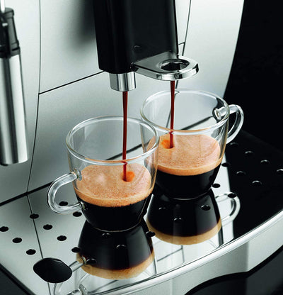 De'Longhi Magnifica ECAM 22.110.SB – Kaffeevollautomat mit Milchaufschäumdüse, Digitaldisplay mit Klartext, 2-Tassen-Funktion, großr 1,8 l Wassertank, 35,4 x 23,8 x 43 cm, silber