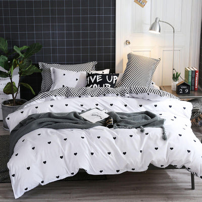 Freyamy Bettwäsche 220x240cm 3teilig Weiß Schwarz Herz Bettwaren-Sets Gebürstet Microfaser Weiche Wendebettwäsche Romantisch Doppelbett Bettbezug mit Reißverschluss und 2 Kissenbezug 80x80cm