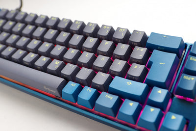 Ducky One 3 Daybreak - Mechanische Gaming Tastatur Deutsches Layout im SF-Format (65% Keyboard) mit Cherry MX Brown Switches, Hot-Swap-fähig (Kailh-Sockeln) und RGB-Beleuchtung