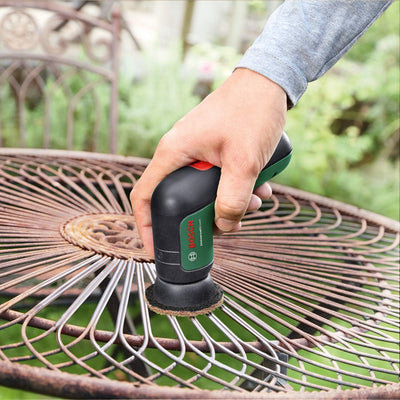 Bosch Home and Garden Akku Reinigungsbürste UniversalBrush (integrierter 3,6-V-Akku, 1 Micro-USB-Kabel und 4 Reinigungsaufsätze enthalten, im Karton) Grün, Norme