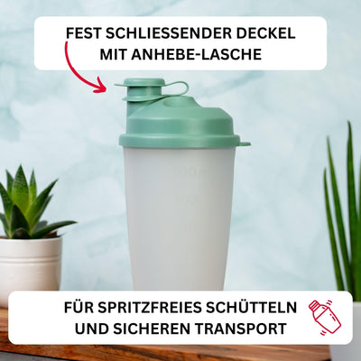 Westmark Mix-und Schüttelbecher/Dressingshaker mit Messskala, herausnehmbarer Mixscheibe und verschließbarem Ausgießer, Fassungsvermögen:0,5l,Kunststoff, BPA-frei,Farbe:Transluzent/Mint-Grün, 2435227M