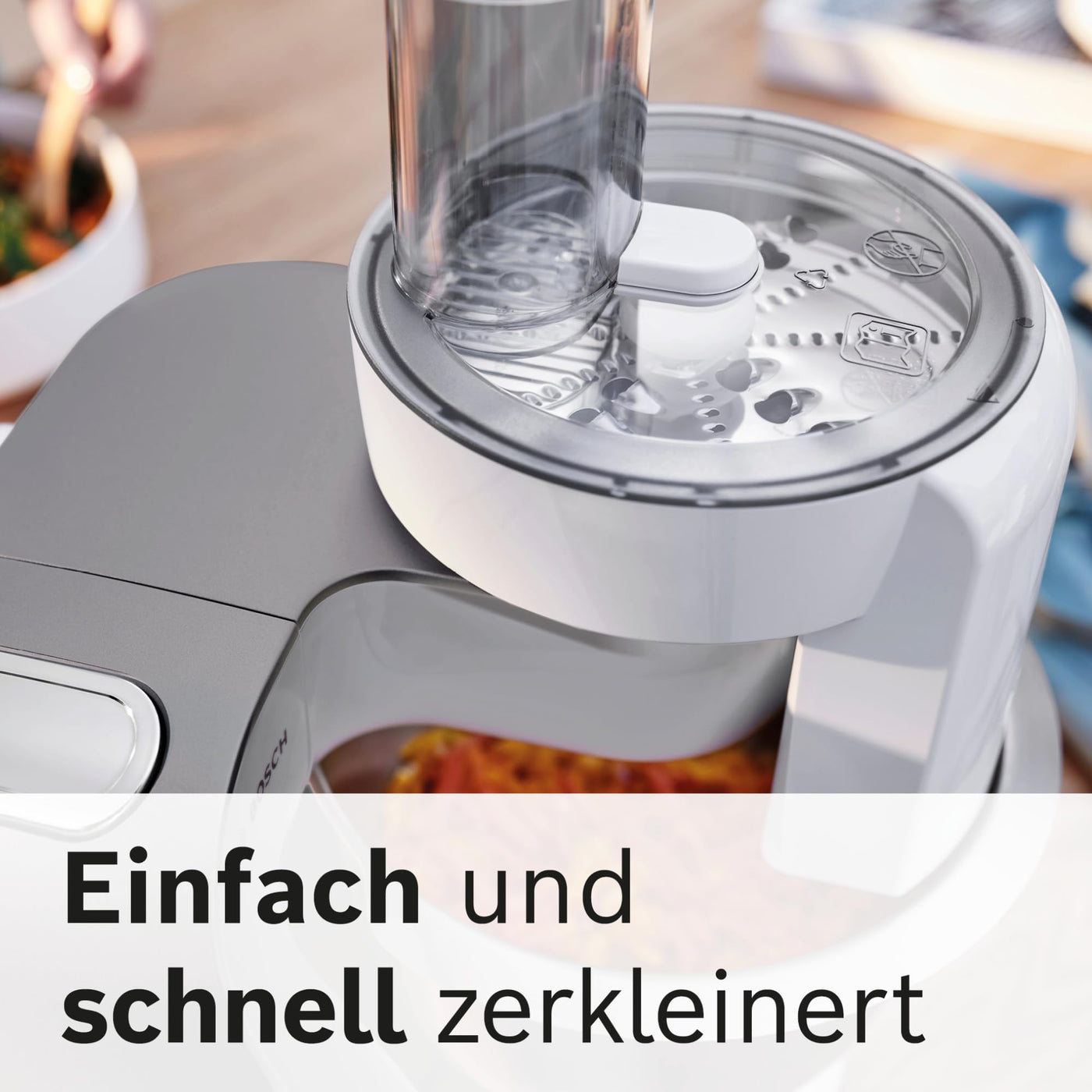 Bosch Küchenmaschine Serie 4 MUM56340, Schüssel 3,9 L, Mixer 1,25 L, Fleischwolf, Zitruspresse, Planetenrührwerk, Knethaken, Schlag-, Rührbesen, Durchlaufschnitzler, 3 Scheiben, 900 W, Silber/ Grau