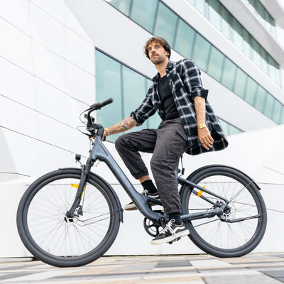 ADO E-Bike Air 28 Elektrofahrrad,Electric Bikes Pedelec Riemenantrieb,e Bike 28 Zoll,Momenten-Sensor, 1 Gang, Heckmotor, 345,00 Wh Akku, ebike Damen/Herren,Gepäckträger,Lampe (Gray)