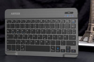 Arteck Bluethooth QWERTZ Deutsche Wireless Tastatur mit 7 Farben Ultraleicht und dünn Tragbare Kabellose, für iPad Pro, Air, Mini, Android, MacOS, Windows, Tablets, PC, Smartphone