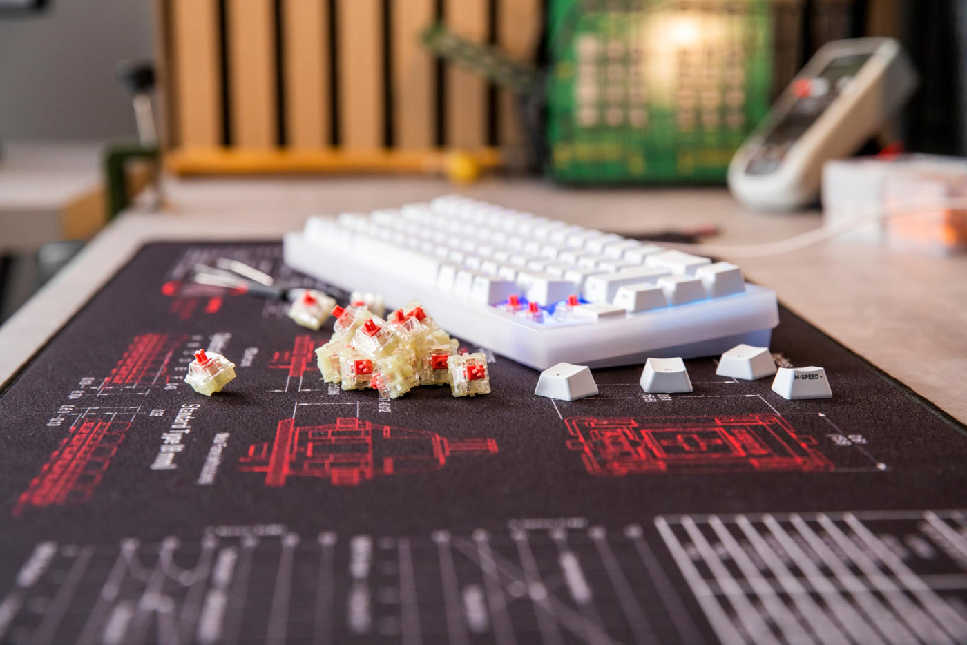 CHERRY MX RGB SILENT RED Switch Kit, 23 Mechanische Tastatur-Schalter, für DIY, Hot Swap oder Gaming-Keyboard, Linearer Switch ohne Klick, Leichtgängig & Leise