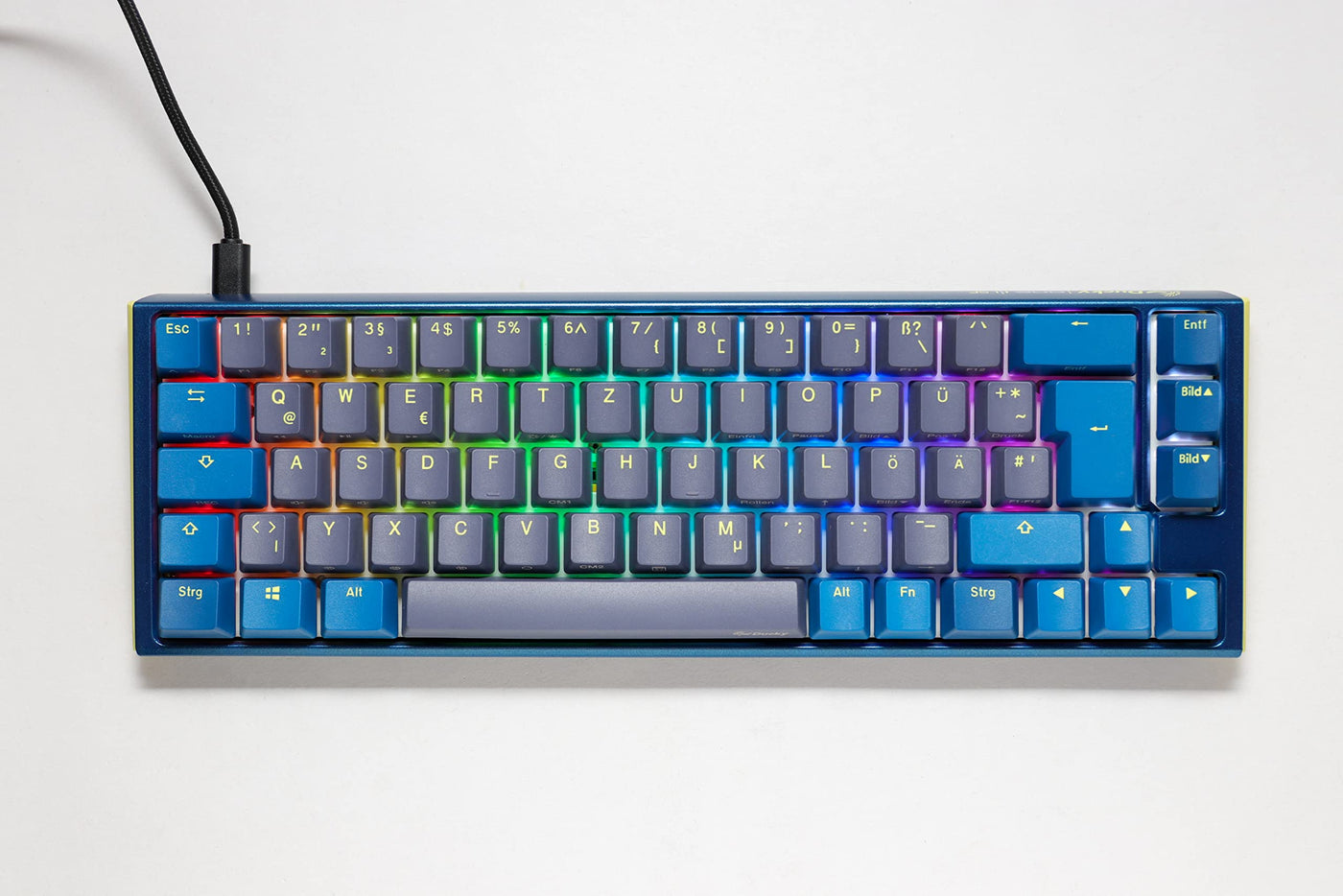 Ducky One 3 Daybreak - Mechanische Gaming Tastatur Deutsches Layout im SF-Format (65% Keyboard) mit Cherry MX Brown Switches, Hot-Swap-fähig (Kailh-Sockeln) und RGB-Beleuchtung