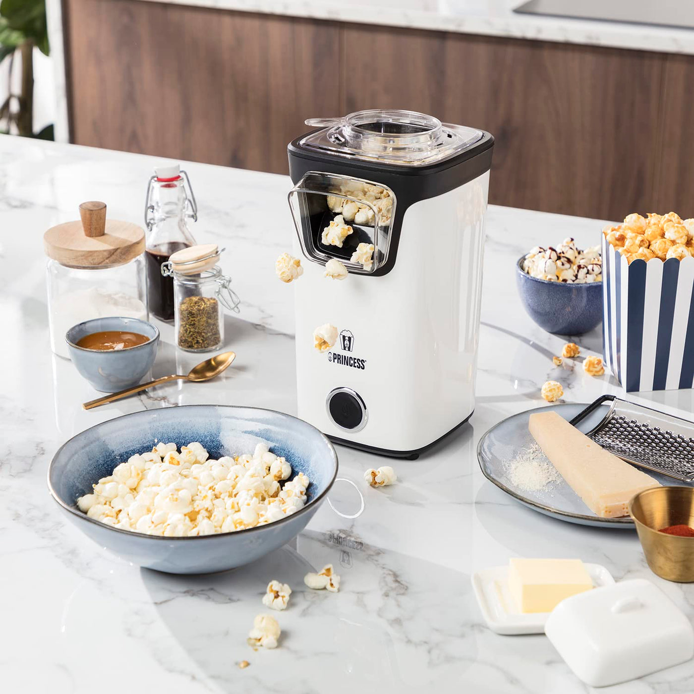 Princess Heißluft Popcornmaschine - Popcorn ohne Öl und Fett, Messlöffel, transparenter Deckel, Nachfüllöffnung, 1100 Watt, 292986