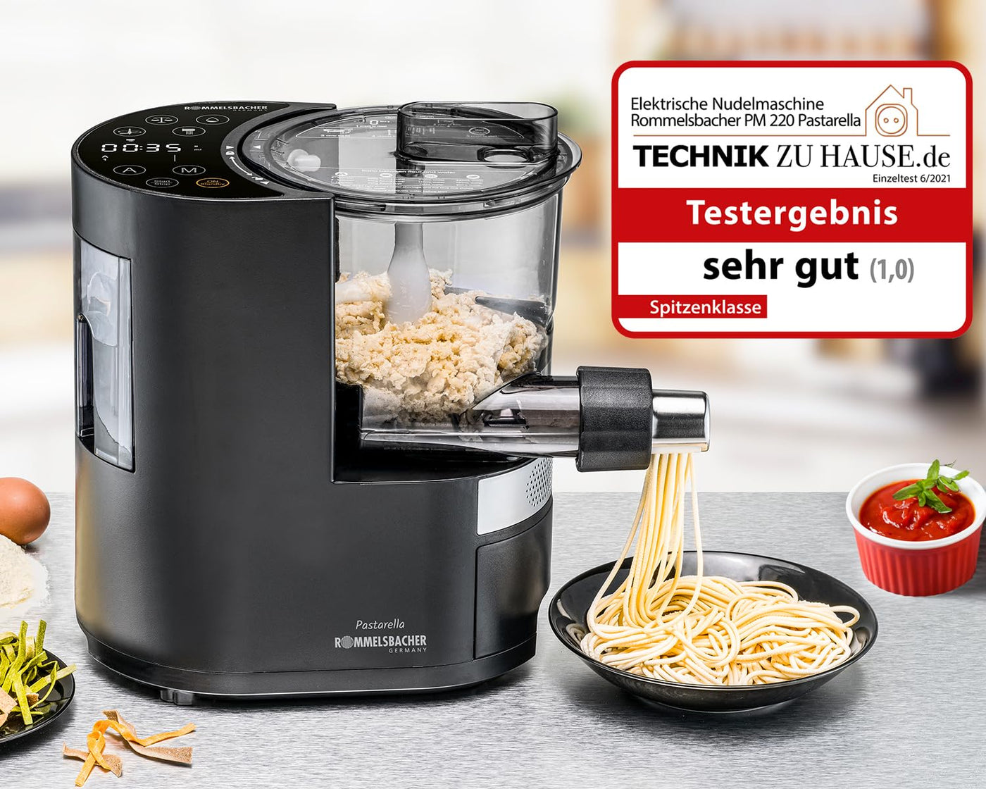 ROMMELSBACHER Elektrische Nudelmaschine PM 220 – bis zu 800 g frische Pasta, integrierte Waage, gesteuerte Wasserzufuhr, 6 vollautomatische Programme, Edelstahl Pressschnecke, 7 Nudelformen, Lüfter