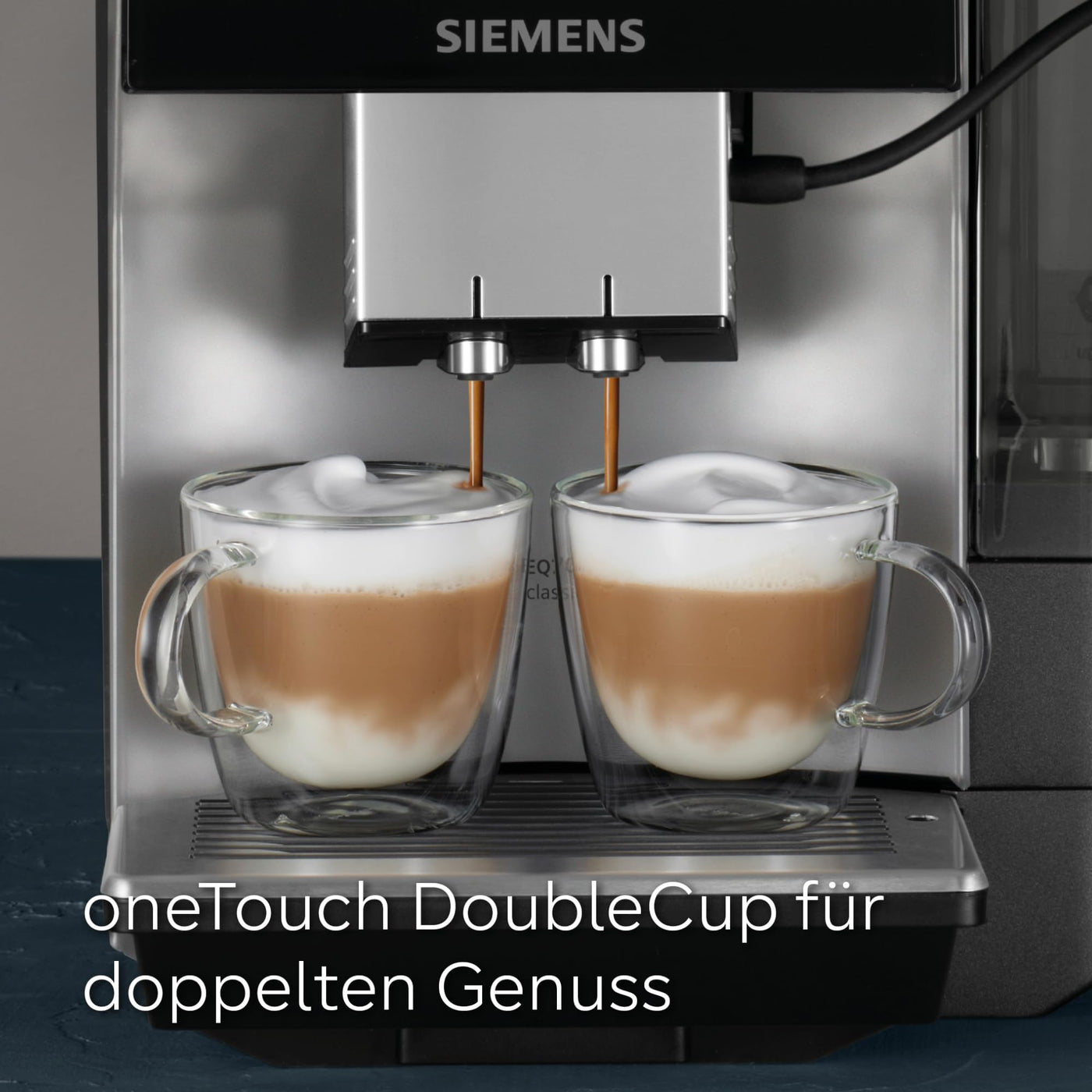 Siemens Kaffeevollautomat EQ700 classic TP715D01, App-Steuerung, Cold Brew, intuitives Full-Touch-Display, bis zu 10 individ. Kaffeekreationen als Favoriten, autom. Dampfreinigung, 1500 W, grau-silber