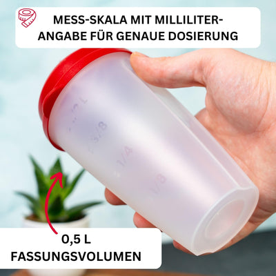 Westmark Mix- und Schüttelbecher/Dressingshaker mit Mess-Skala, herausnehmbarer Mixscheibe und verschließbarem Ausgießer, Fassungsvermögen: 0,5l, Kunststoff, BPA-frei, Farbe: Transluzent/Rot, 2435227R