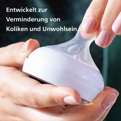 Philips Avent Babyflaschen Natural Response, Geschenkset für Neugeborene – 4 Babyflaschen, ultra soft Schnuller und Flaschenbürste, Babys von 0–12 Monaten und älter (Modell SCD838/11)