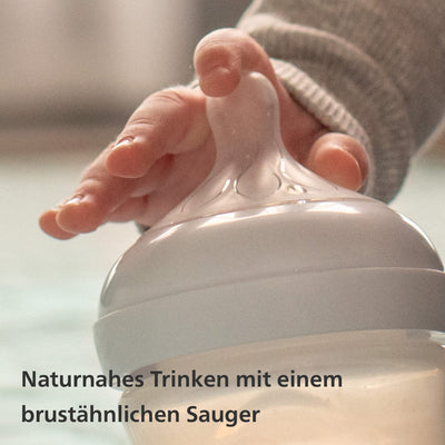 Philips Avent Babyflaschen Natural Response, Geschenkset für Neugeborene – 4 Babyflaschen, ultra soft Schnuller und Flaschenbürste, Babys von 0–12 Monaten und älter (Modell SCD838/11)