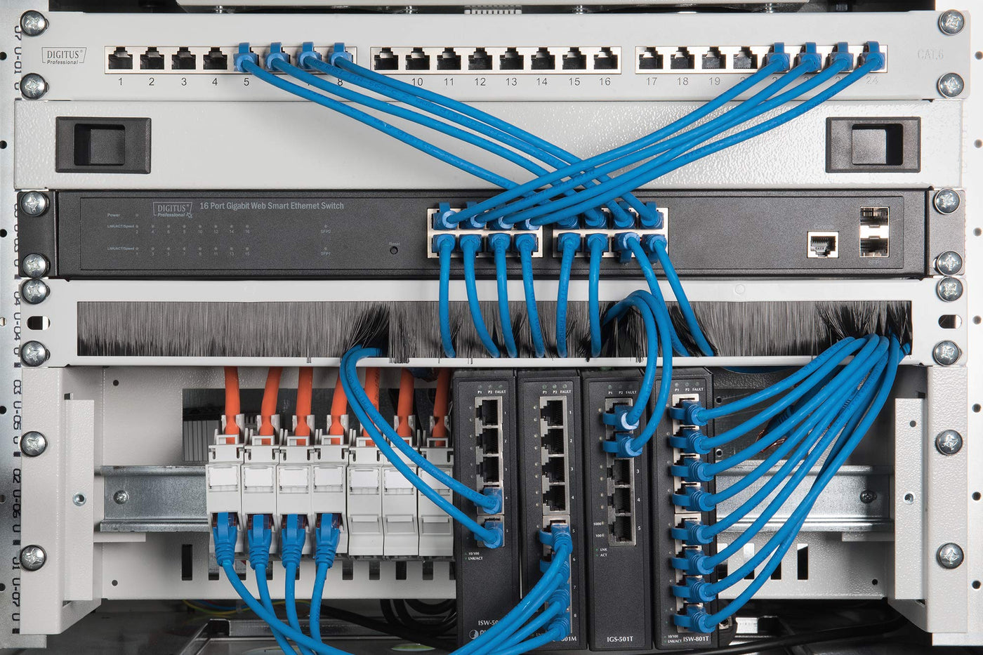 DIGITUS Hutschienen-Adapter Für Keystone-Modul - 1 Port - 45° Gewinkelt - Beschriftungsfeld - Staubschutzklappe