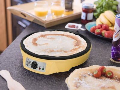 Bestron Crêpes Maker im Retro Design, für Crepes mit Ø 30 cm, inkl. Teigverteiler & Crêpes-Wender, mit Antihaftbeschichtung, 1000 Watt, Farbe: Gelb