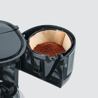 SEVERIN Kompakt Kaffeemaschine, aromatischer Kaffee mit dem Kaffeebereiter für bis zu 4 Tassen, Filterkaffeemaschine mit Permanent-Schwenkfilter, Edelstahl/schwarz, KA 4808