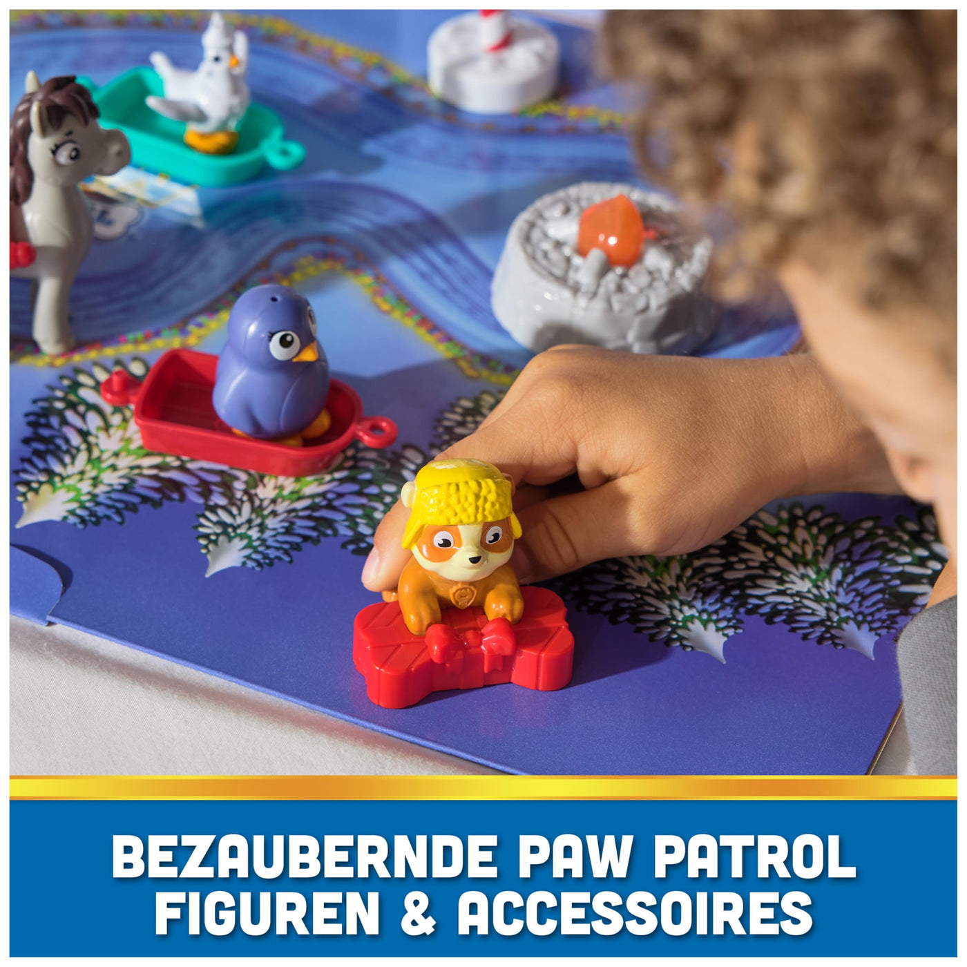 PAW PATROL Adventskalender 2024 – 24 Spielzeug-Überraschungen für eine fantasievolle Winterwelt, 7 Welpenfiguren, Tierfiguren und Zubehör, ab 3 Jahren