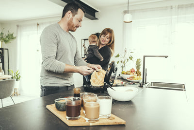 SEVERIN Waffeleisen, Waffeleisen mit Antihaftbeschichtung für klassische Herzwaffeln, platzsparendes Herzwaffeleisen, ca. 1.300 W Leistung, schwarz/ Edelstahl, WA 2103