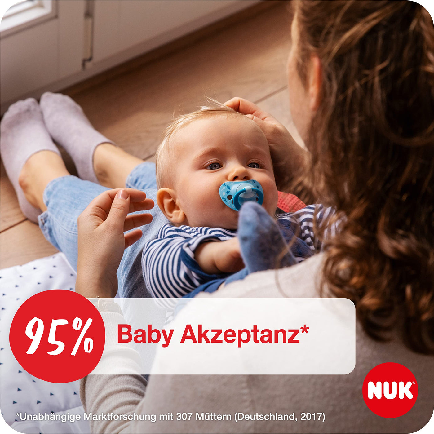 NUK Signature Babyschnuller | 0−6 Monate | Beruhigt 95 % der Babys | BPA-freie Silikonschnuller in Herzform | Mit Etui | Grüne Sterne | 2 Stück