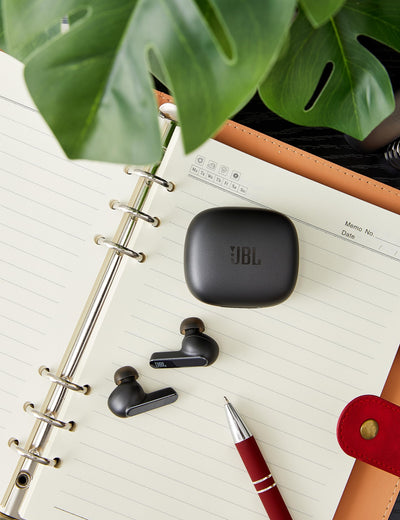 JBL Live Pro 2 TWS – Wasserdichte, True-Wireless In-Ear-Kopfhörer mit Noise-Cancelling in Schwarz – Mit bis zu 40 h Musikwiedergabe