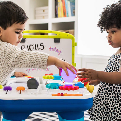 Baby Einstein, Curiosity Table Spieltisch mit 65 Melodien, abnehmbaren Füßen, Lichtern, Zahnrädern und vielem mehr